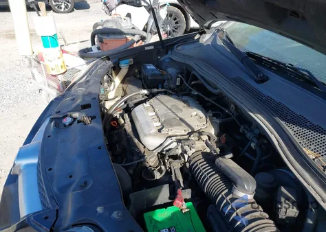 2005 Acura Mdx from USA, damaged, VIN 2HNYD18625H518310